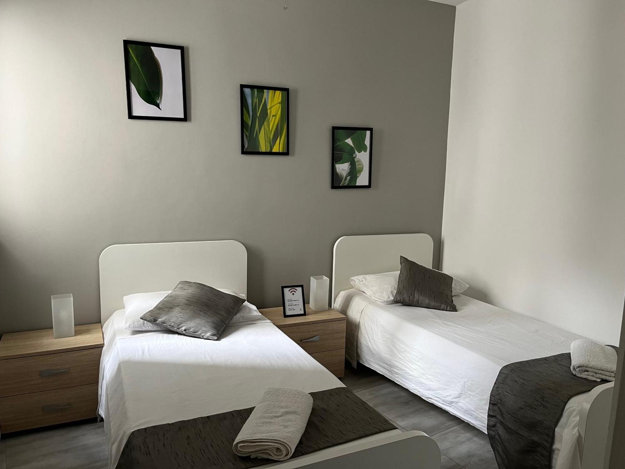 F4 Room 2, Private Room Two Single Beds Shared Bathroom Мсіда Екстер'єр фото